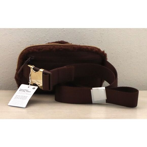 Lululemon LU9B18S Women's O/S Brown/Gold Everywhere Belt Bag *Fleece - Picture 3 of 16